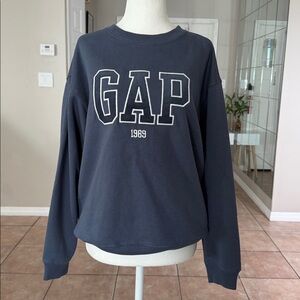 Gap Women’s Crewneck Navy Sweatshirt